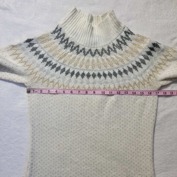 Eddie Bauer Cream Green Mock Neck Scandinavian Nordic Inspired Sweater Size M - Picture 10 of 11